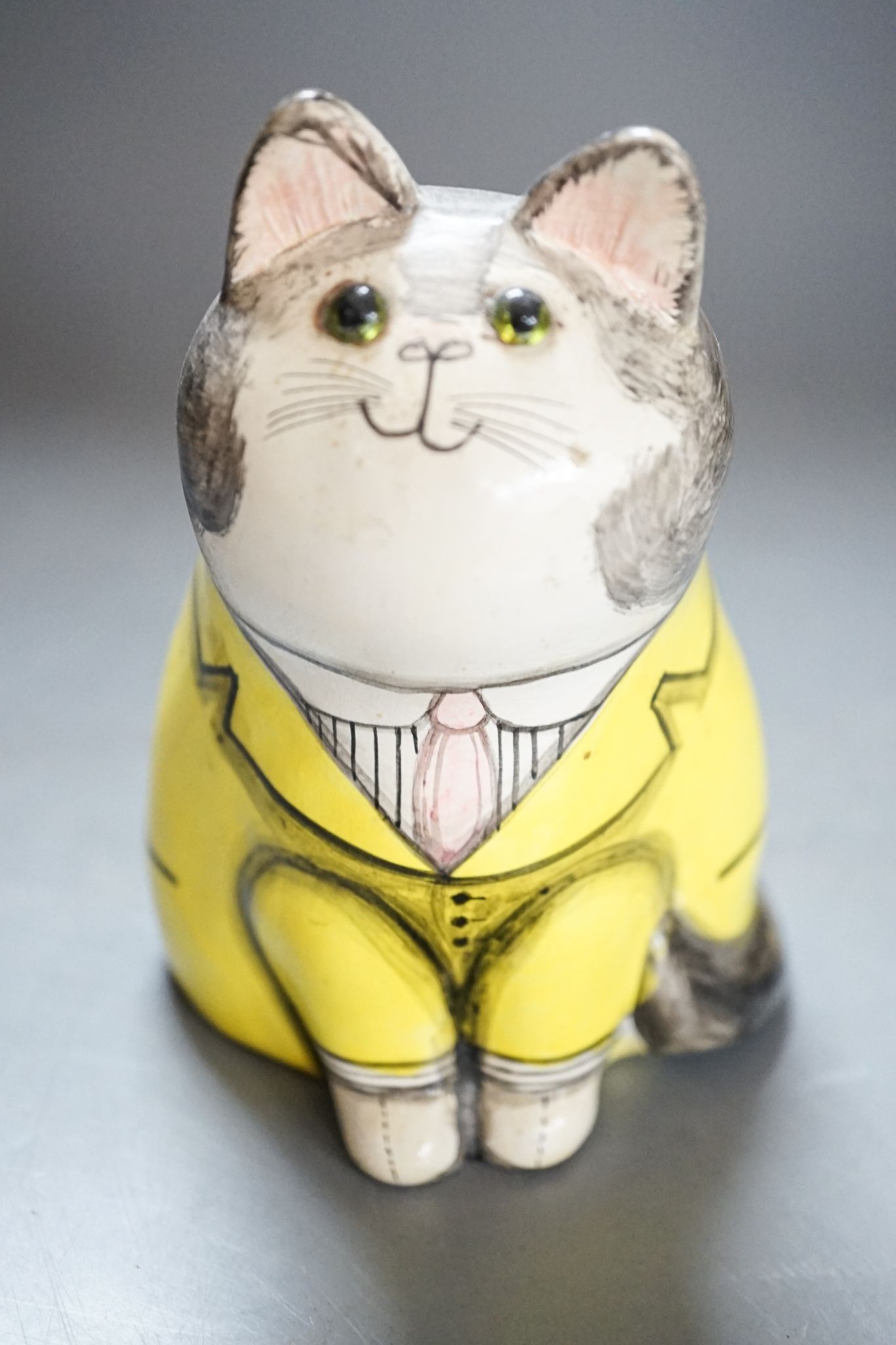 A Joan de Bethel Rye pottery cat, dated 1986 and inscribed C 380, 13cm